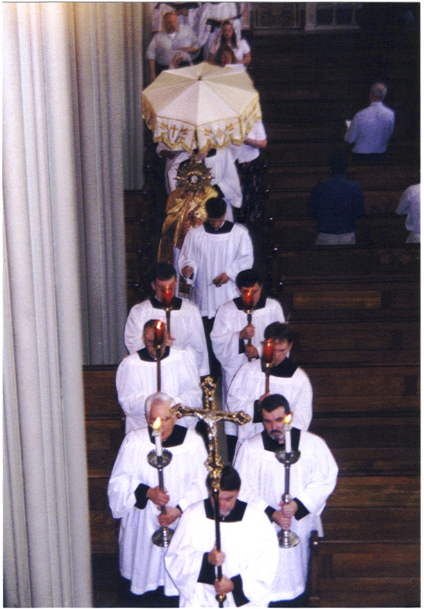 Procession2